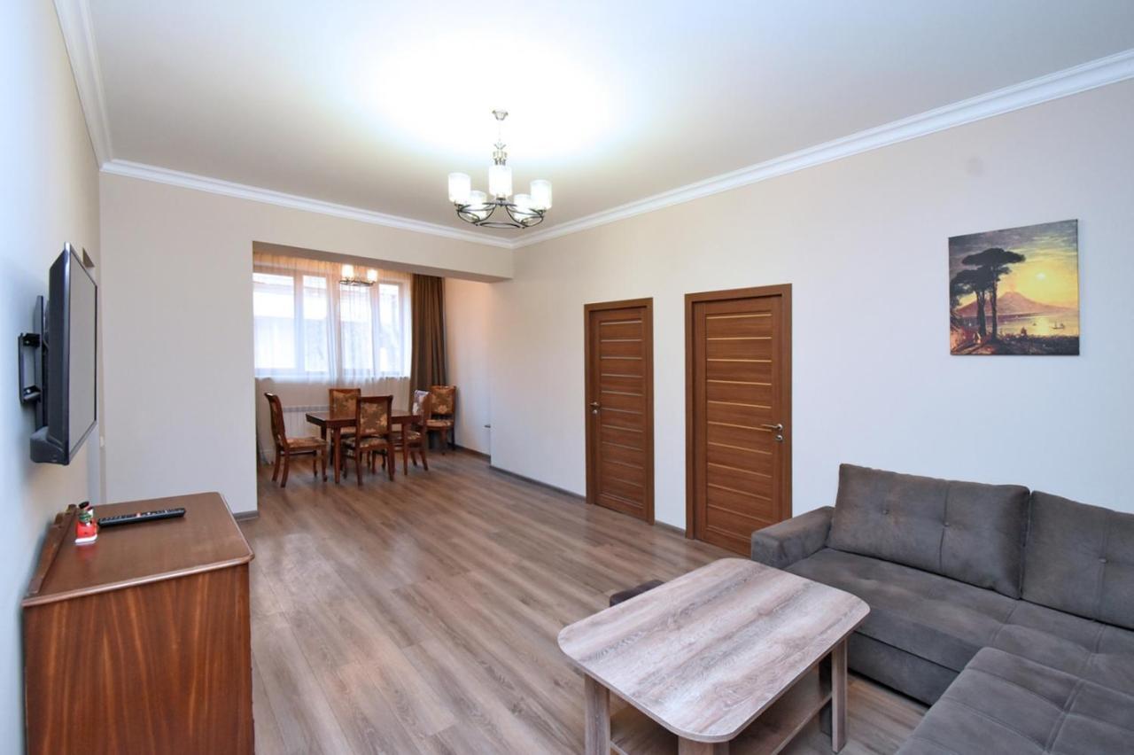 Yerevan Home Esterno foto